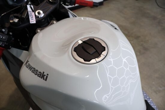 Buy 2024 Kawasaki Ninja ZX-6R - Image 2