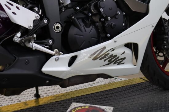 Buy 2024 Kawasaki Ninja ZX-6R - Image 7