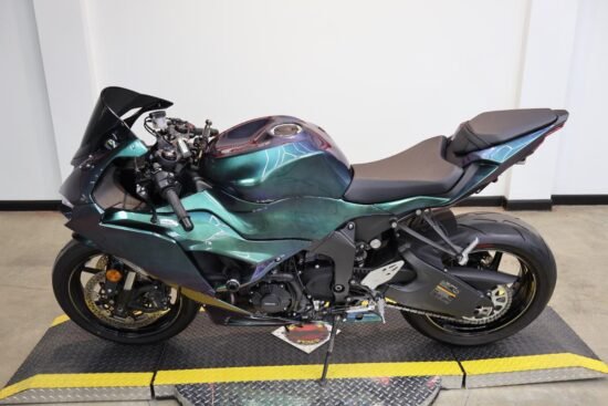 Buy 2024 Kawasaki Ninja ZX-6R - Image 6