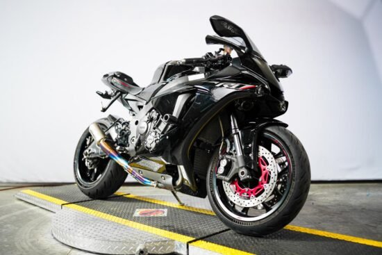 Buy 2018 Yamaha YZF-R1 - Image 9