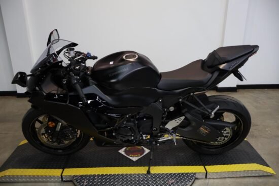 Buy 2024 Kawasaki Ninja ZX-6R - Image 5